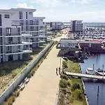 12 Person In Апартаменты *