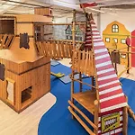 12 Person In Апартаменты *