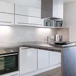 12 Person In Апартаменты